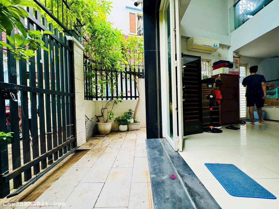 NHÀ ĐẸP BÌNH THẠNH- PHAN VĂN TRỊ- NGANG 4M- DT 64M2 - 4 TẦNG - 6*TỈ