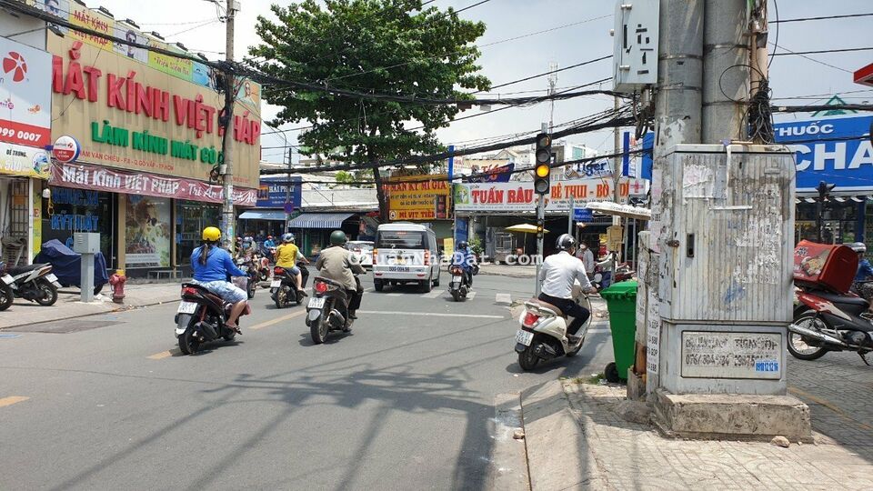 Cần bán nhà mặt tiền đường Cây Trâm, 5,6x32, 1 trệt 3 lầu, 154m2. 19,5 tỷ