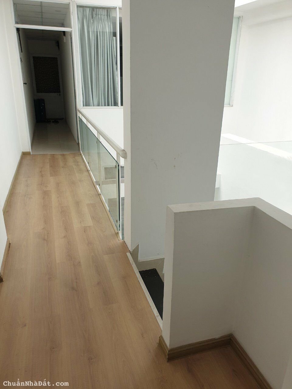 Cần bán nhà mặt tiền đường Cây Trâm, 5,6x32, 1 trệt 3 lầu, 154m2. 19,5 tỷ