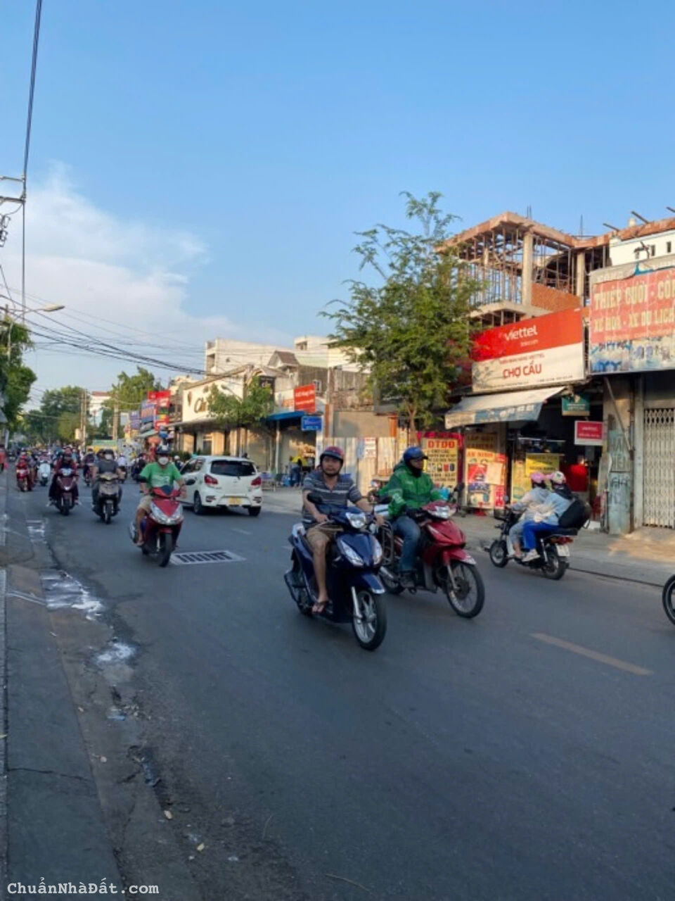 Mặt tiền kinh doanh khủng - Nguyễn Văn Quá - Q12 - 14x70m(983.3m2) - giá 73tỷ