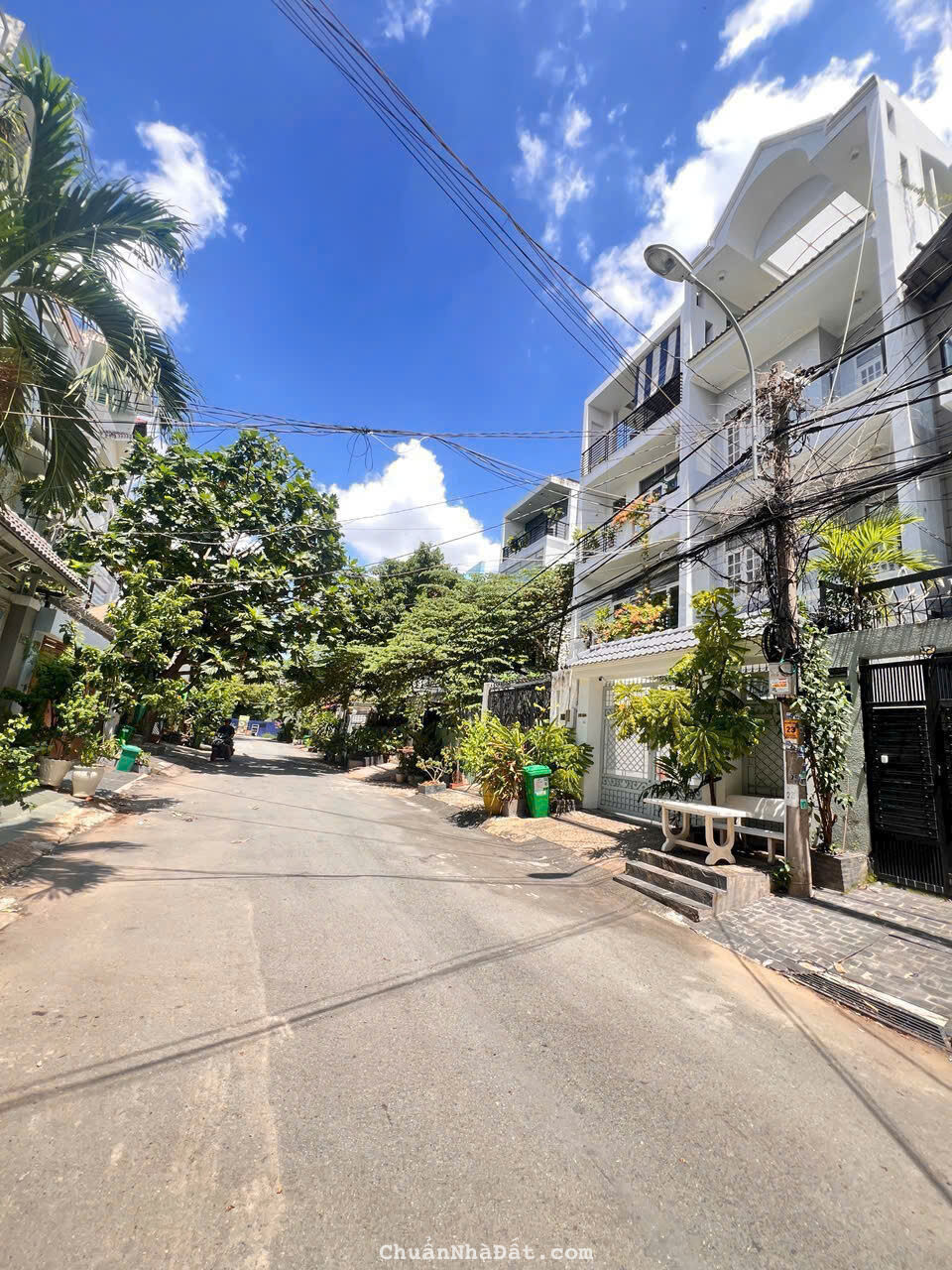 Bán nhà Nguyễn Văn Hưởng P.Thảo điền Q2, trệt 2 lầu, sân thượng, 120m2 Giá bán 24ty Bán nhà Nguyễn Văn Hưởng P.Thảo điền Q2, trệt 2 lầu, sân thượng, 120m2 Giá bán 24ty