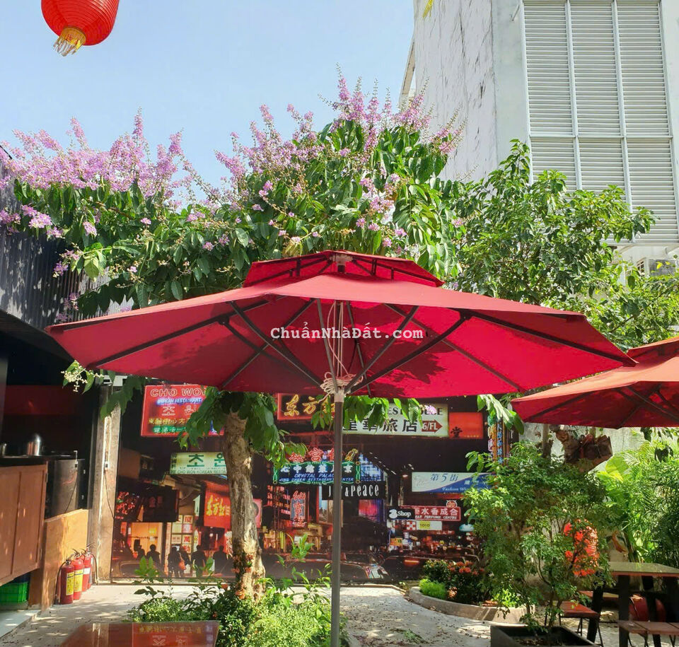 Cho thuê Khuôn đất 950m2. Gồm Biệt thự và Nhà hàng Quốc Hương, P Thảo Điền, TP Thủ Đức 5500$