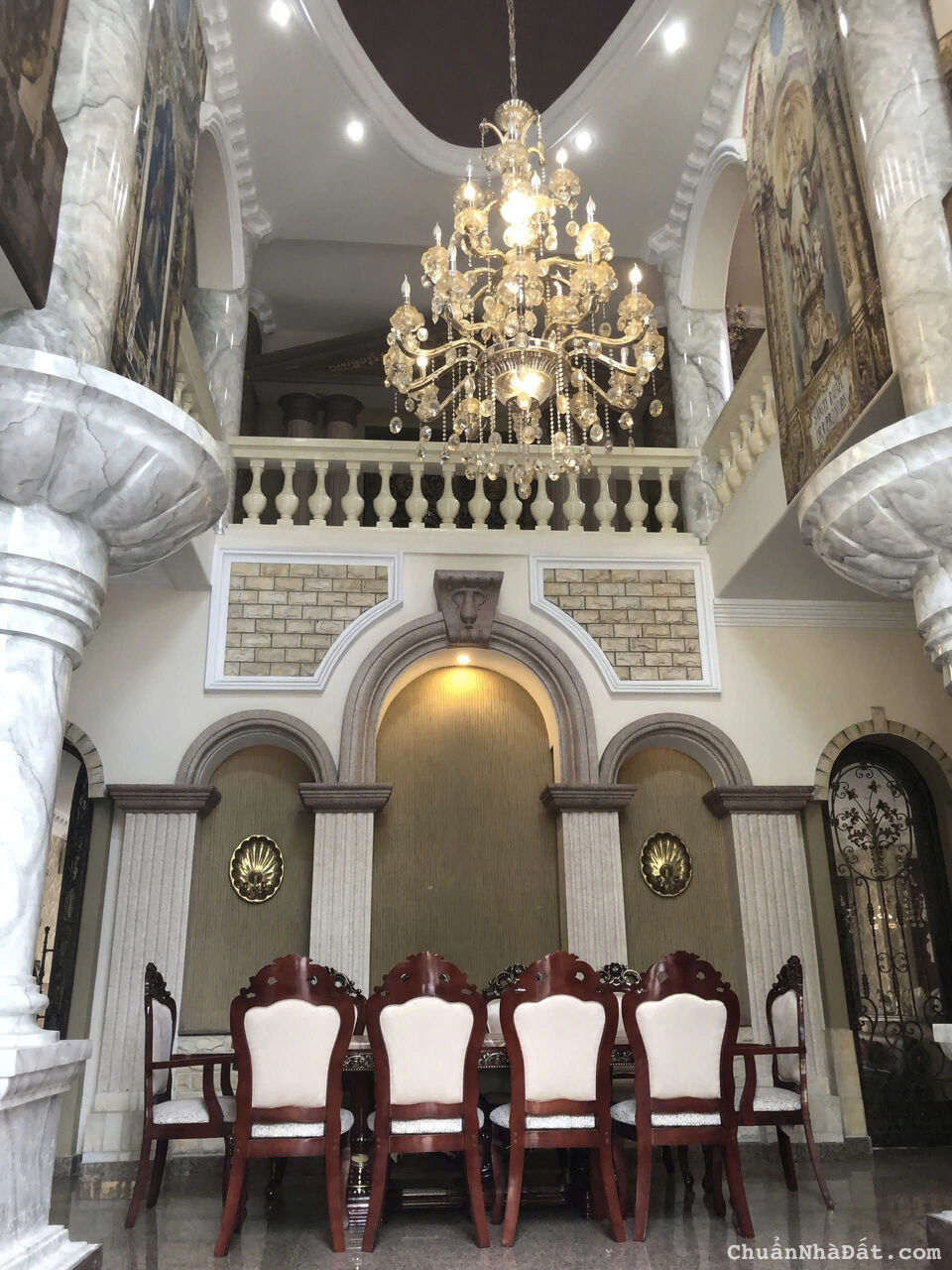 Cho thuê tòa lâu đài khu Compound Nguyễn Văn Hưởng, P. Thảo Điền, Quận 2, 497m2, Giá 225 triệu