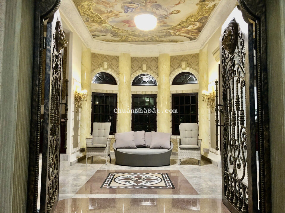 Cho thuê tòa lâu đài khu Compound Nguyễn Văn Hưởng, P. Thảo Điền, Quận 2, 497m2, Giá 225 triệu