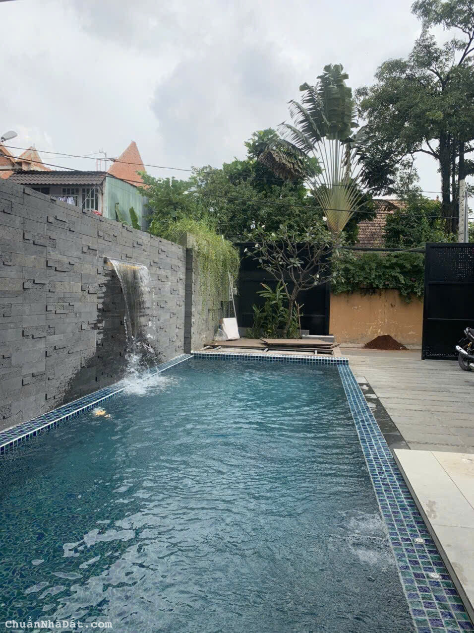 Cho thuê biệt thự hồ bơi P. Thảo Điền, Quận 2, 203,9m, Giá 5,500$ Cho thuê biệt thự hồ bơi P. Thảo Điền, Quận 2, 203,9m, Giá 5,500$