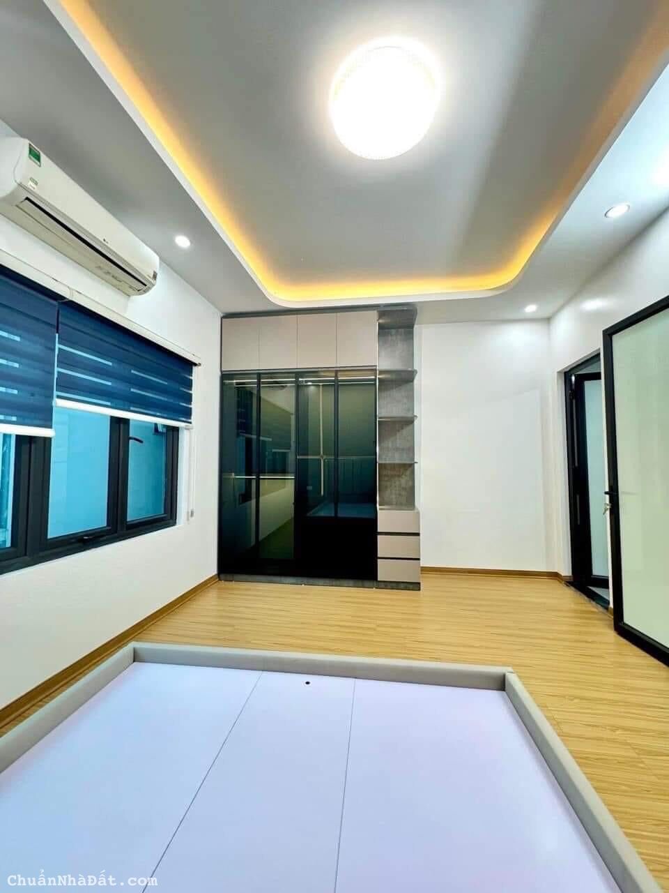 Siêu Phẩm Thanh Xuân 30m2, Một Bước Ra Mặt Phố, Nội Thất Sang Xịn, Sổ Đỏ Hoa Khôi. Siêu Phẩm Thanh Xuân 30m2, Một Bước Ra Mặt Phố, Nội Thất Sang Xịn, Sổ Đỏ Hoa Khôi.