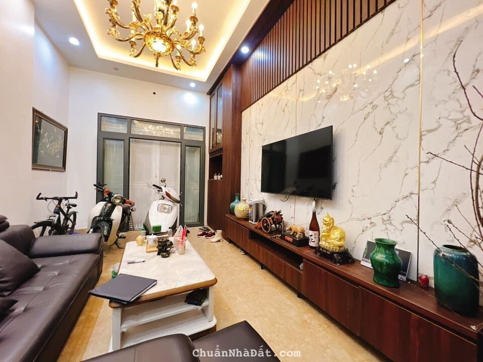 Ô Tô Đỗ Sát Nhà, Chủ Tặng Lại Nội Thất, Tô Vĩnh Diện, DT 40m2 x 5 Tầng, 5.39 Tỷ.