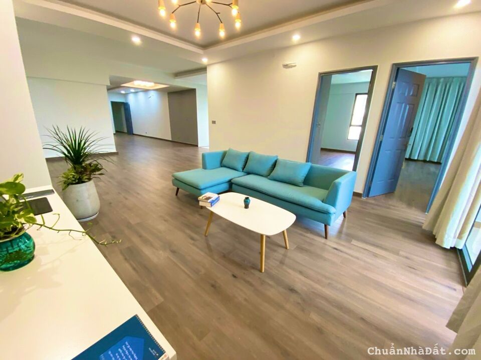 Bán penthouse siêu đẹp 4PN 5WC 320m2 NTCB giá 4tỷ9 tại Era Town Đức Khải, liên hệ em 0869 902 961