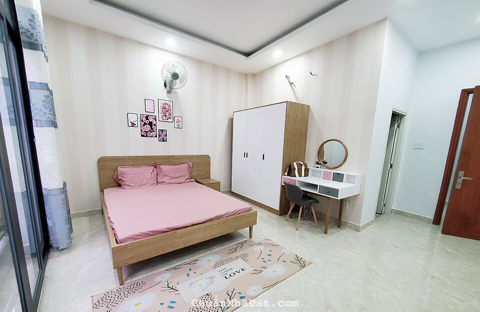 BÁN CĂN HỘ DỊCH VỤ ĐƯỜNG QUANG TRUNG 5M X 13M 4 TẦNG CHO THUÊ 30 TRIỆU