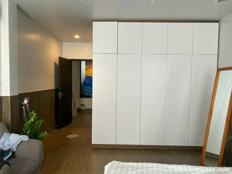 NGAY ĐẠI HỌC CÔNG NGHIỆP 4 PHƯỜNG 3 QUẬN GÒ VẤP 4M X 15M 5 TẦNG GIÁ CHỈ 9 TỶ