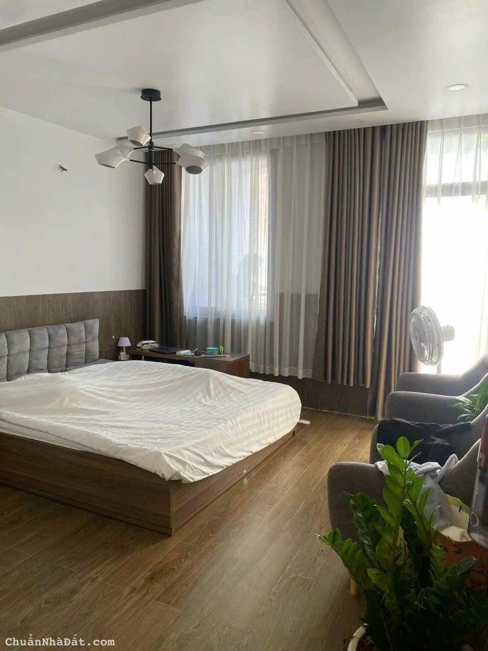 NGAY ĐẠI HỌC CÔNG NGHIỆP 4 PHƯỜNG 3 QUẬN GÒ VẤP 4M X 15M 5 TẦNG GIÁ CHỈ 9 TỶ