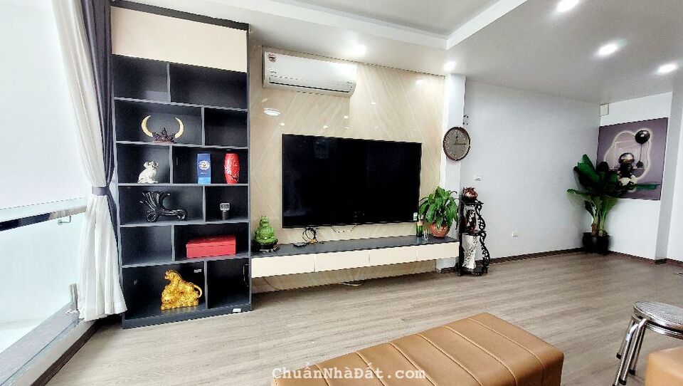  NHÀ ĐẸP-7 TẦNG THANG MÁY-FULL ĐỒ-Ô TÔ VÀO NHÀ-VÀI BƯỚC RA Ô TÔ TRÁNH-ĐƯỜNG CỔ LINH 