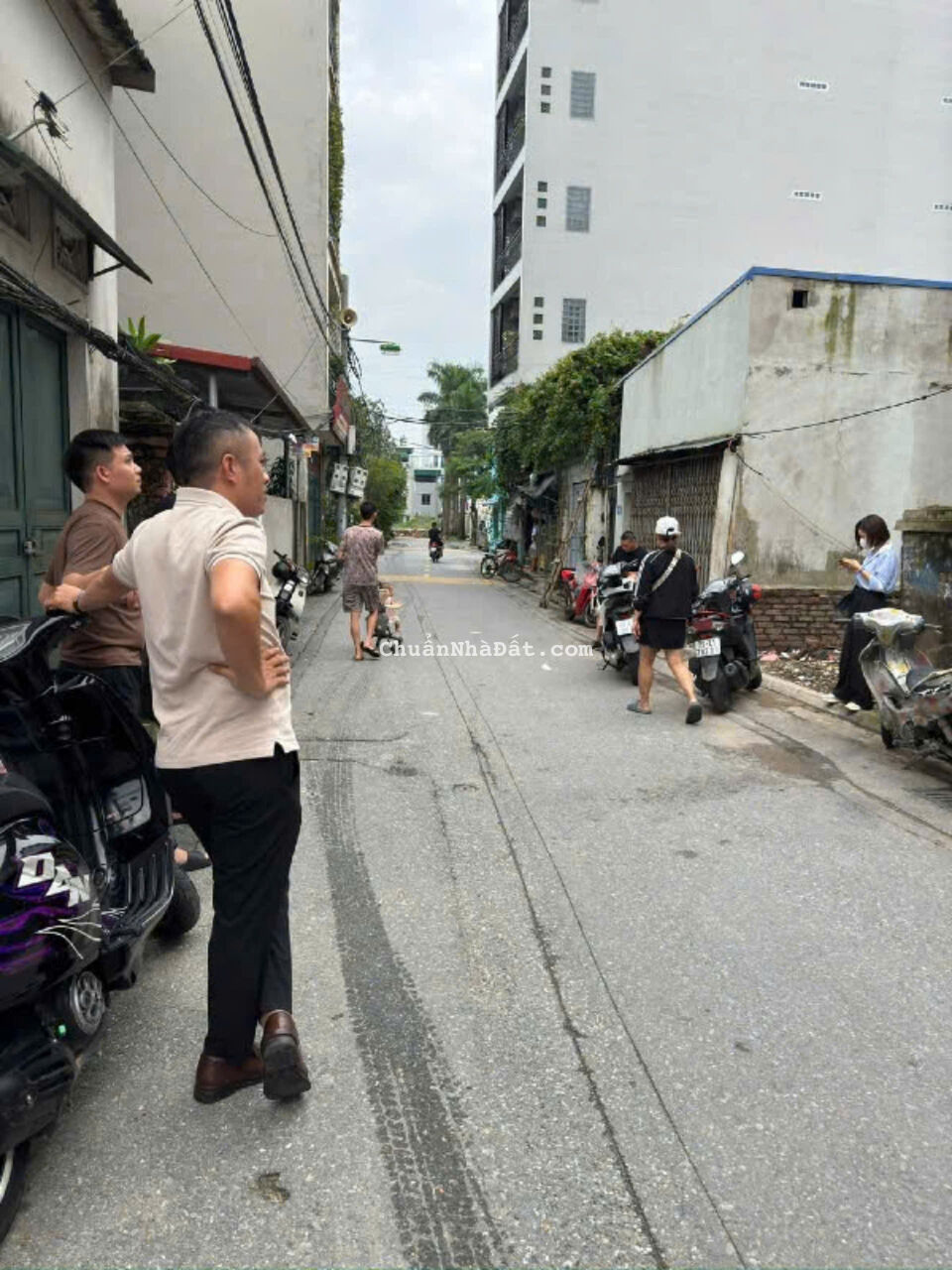 Á HẬU NGỌC THUỴ PHỐ-ĐẤT ĐẸP LONG LANH-ĐƯỜNG Ô TÔ 7 CHỖ QUAY ĐẦU-KINH DOANH- ĐẦU TƯ HỢP LÝ