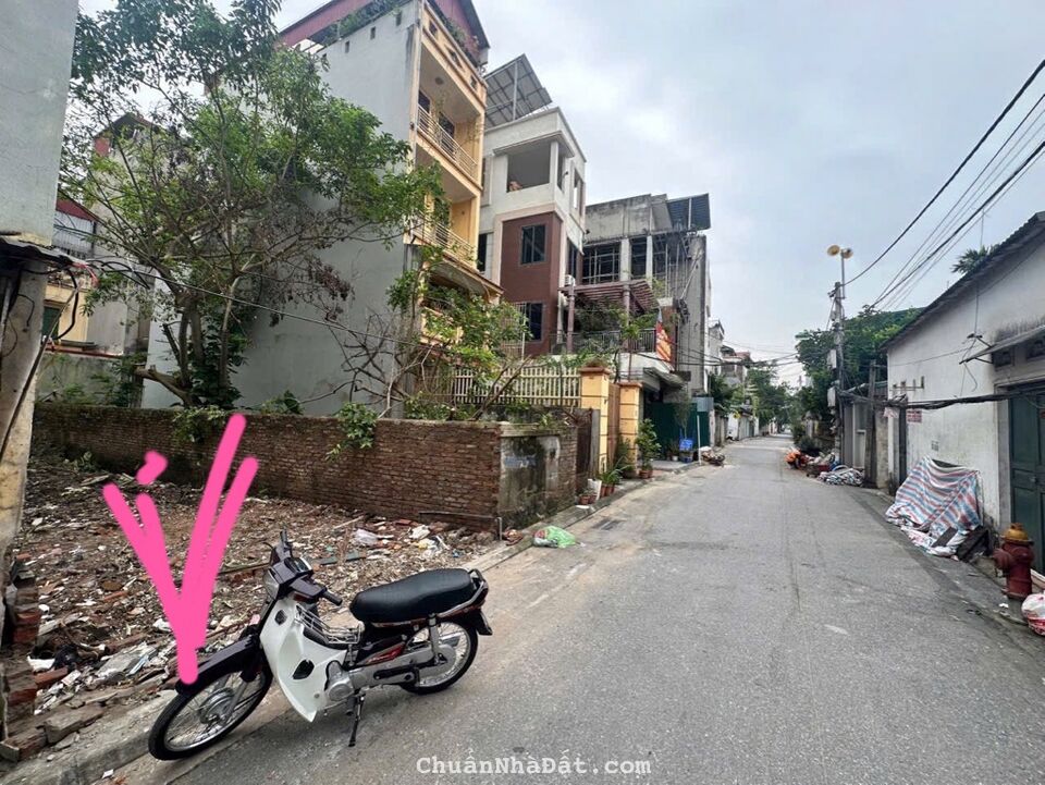 Á HẬU NGỌC THUỴ PHỐ-ĐẤT ĐẸP LONG LANH-ĐƯỜNG Ô TÔ 7 CHỖ QUAY ĐẦU-KINH DOANH- ĐẦU TƯ HỢP LÝ