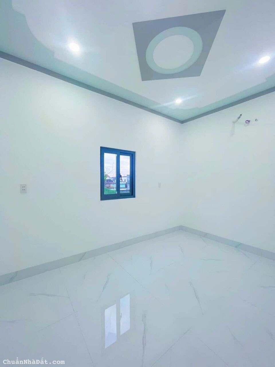 Hạ Giá 300tr Bán Gấp Nhà Lầu Cạnh Trung Tâm TP Biên Hòa