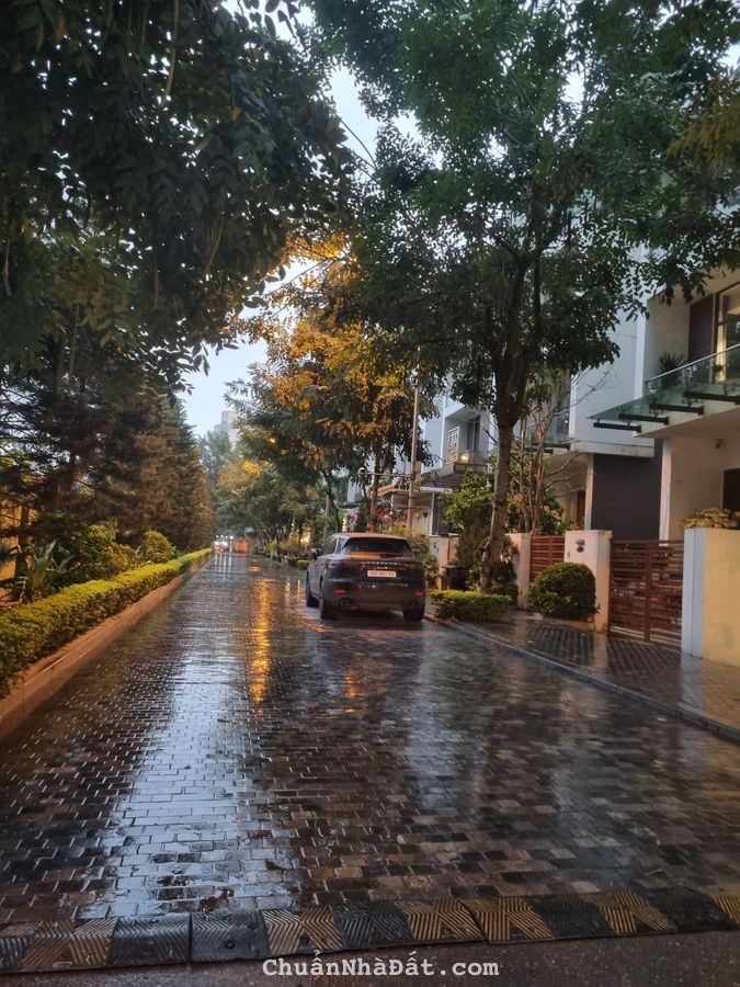  Lô góc Nguyễn Xiển ô tô rộng kinh doanh đa ngành nghề hoặc căn hộ dịch vụ giá chỉ 20 tỷ