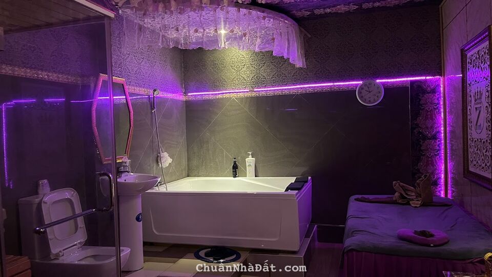 👫 SIÊU PHẨM NHÀ MẶT TIỀN NHIỀU PHÒNG CÓ THỂ MỞ MASSAGE - QUẬN 3