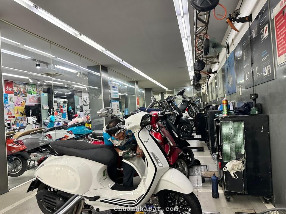 👩‍👩‍👦 NHÀ ĐẸP KHÔNG LỖI LẦM - SHOWROOM XE NGAY NGÃ TƯ PHÚ NHUẬN - 90 TRIỆU