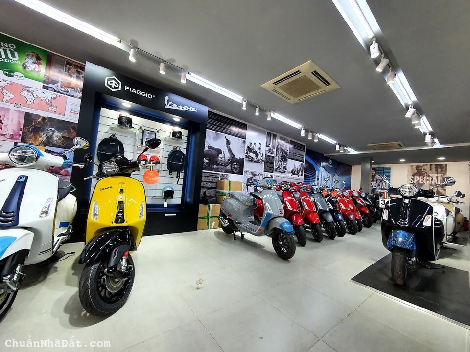 👩‍👩‍👦 NHÀ ĐẸP KHÔNG LỖI LẦM - SHOWROOM XE NGAY NGÃ TƯ PHÚ NHUẬN - 90 TRIỆU