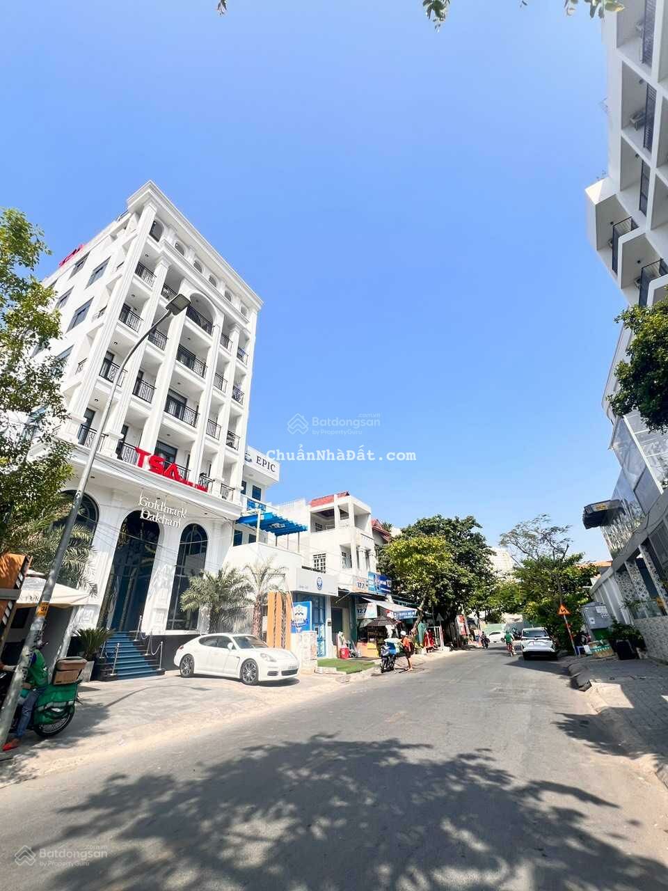 Bán lô đất gần 400m2 được xây cao siêu hiếm tại phố tây Thảo Điền 