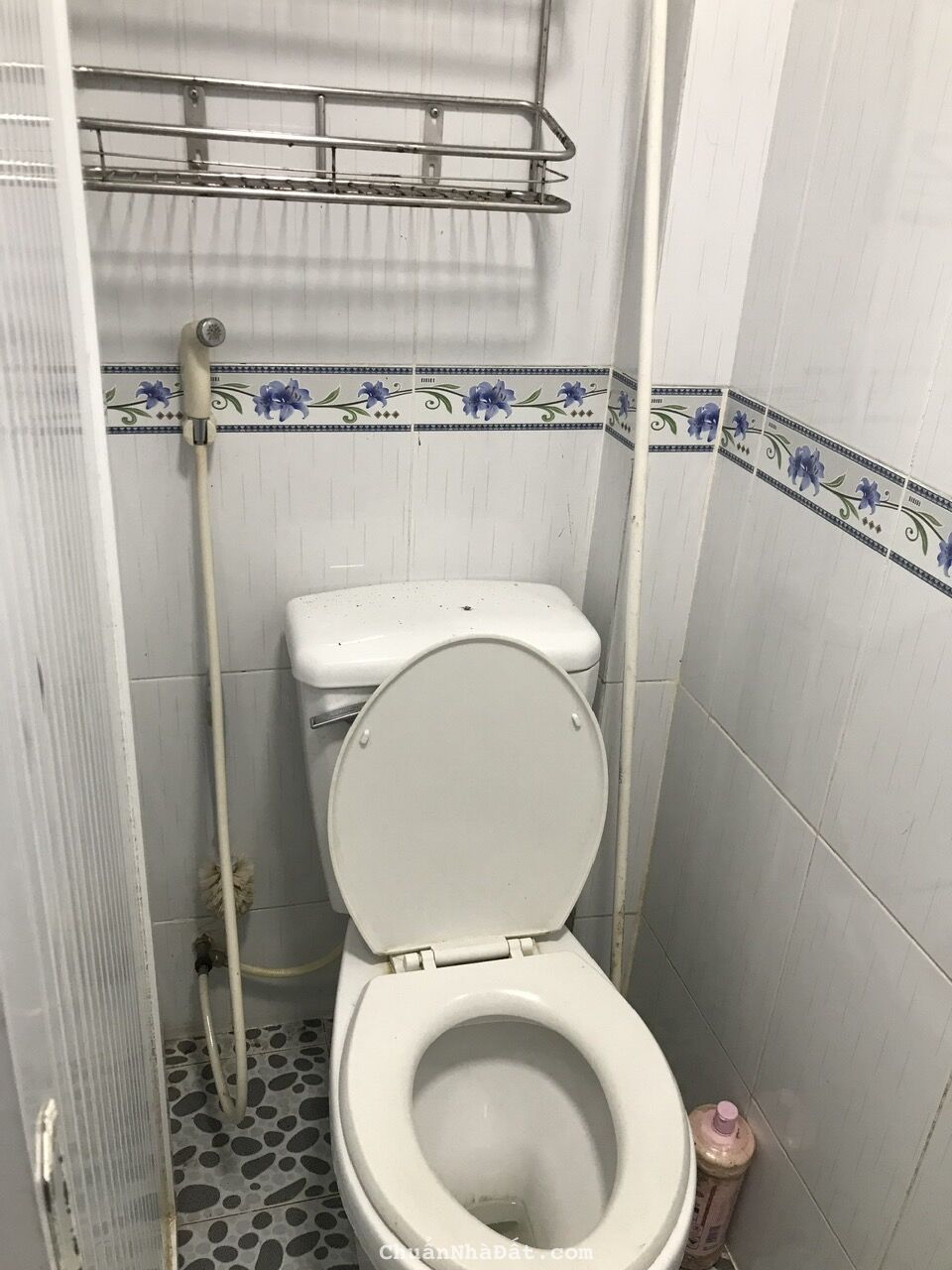 Nhà nhỏ có 2 lầu cho thuê nguyên căn Nhà nhỏ có 2 lầu cho thuê nguyên căn