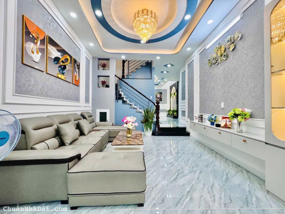 Bán nhà giá ngộp chỉ 3.5 tỷ Hai Bà Trưng Q3, gần Cầu Kiệu, xây 3 tầng 56m2, hẻm ô tô