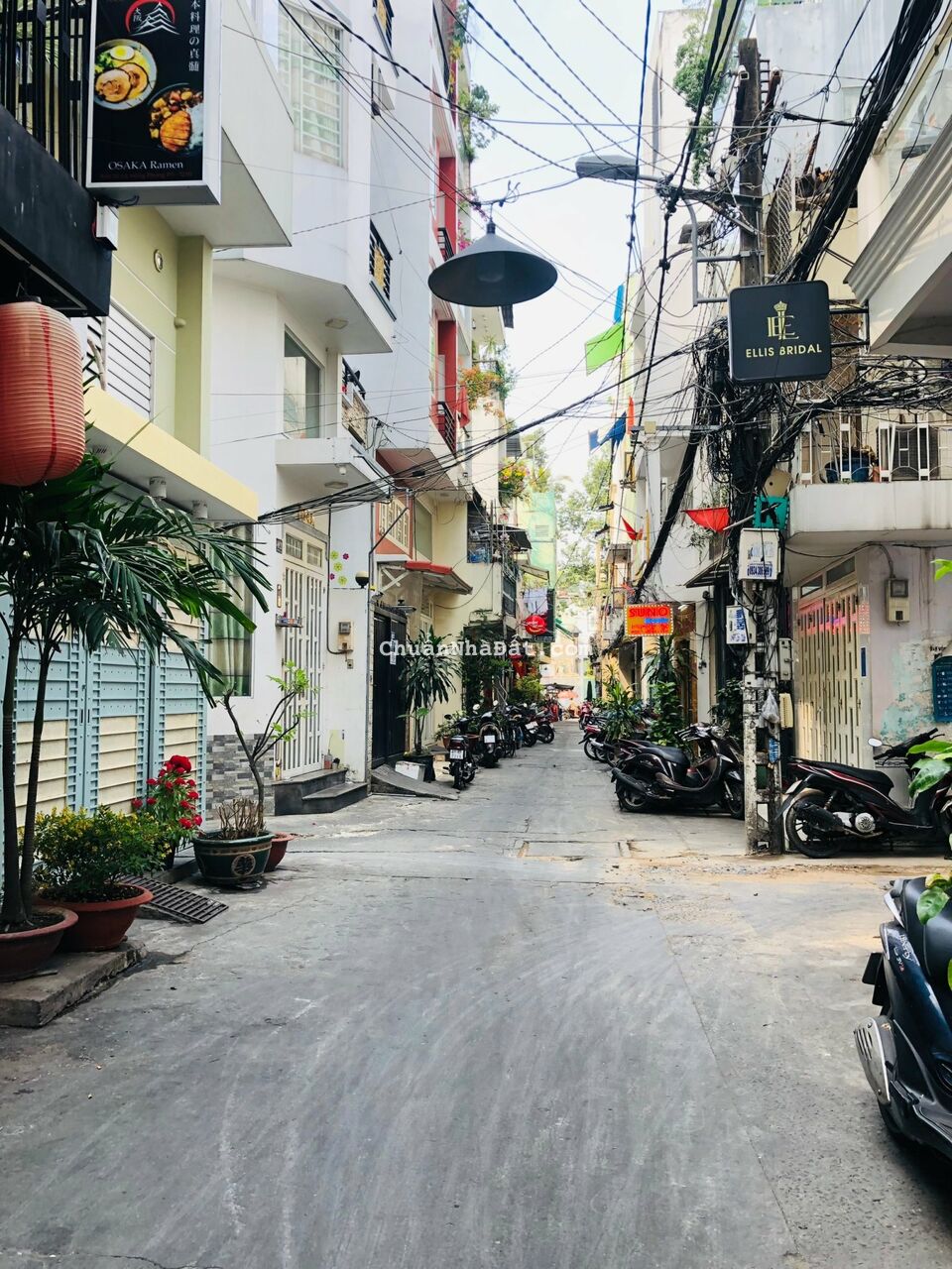 Nhà đẹp giá xinh 2.5 tỷ Đoàn Như Hài P12 Q4, gần cầu Khách Hội. Xây 4 tầng 56m2, hẻm oto thoải mái