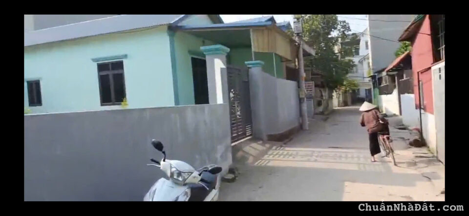 Bán nhà 3 tầng mới, chỉ việc ở thôn Bạch Đa, Kim Hoa, Mê Linh, HN. DT 100m, giá 4,35 tỷ.