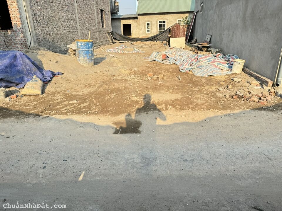 Bán đất thôn Đồng Vỡ, Thanh Lâm, Mê Linh, HN. Oto ngủ trong đất. DT 100m, mt 6m, giá 3,3 tỷ.