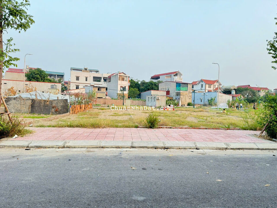 Bán đất đấu giá tổ 3, Chi Đông, Mê Linh, HN. Lô góc, hai mặt tiền. DT 150m, giá 8,5 tỷ. Có TL.