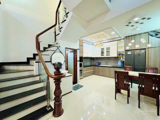 Kẹt tiền bán gấp! Nhà 46,5m2 Hoàng Hoa Thám, P7, Bình Thạnh. Sẵn HĐ thuê 15tr/th