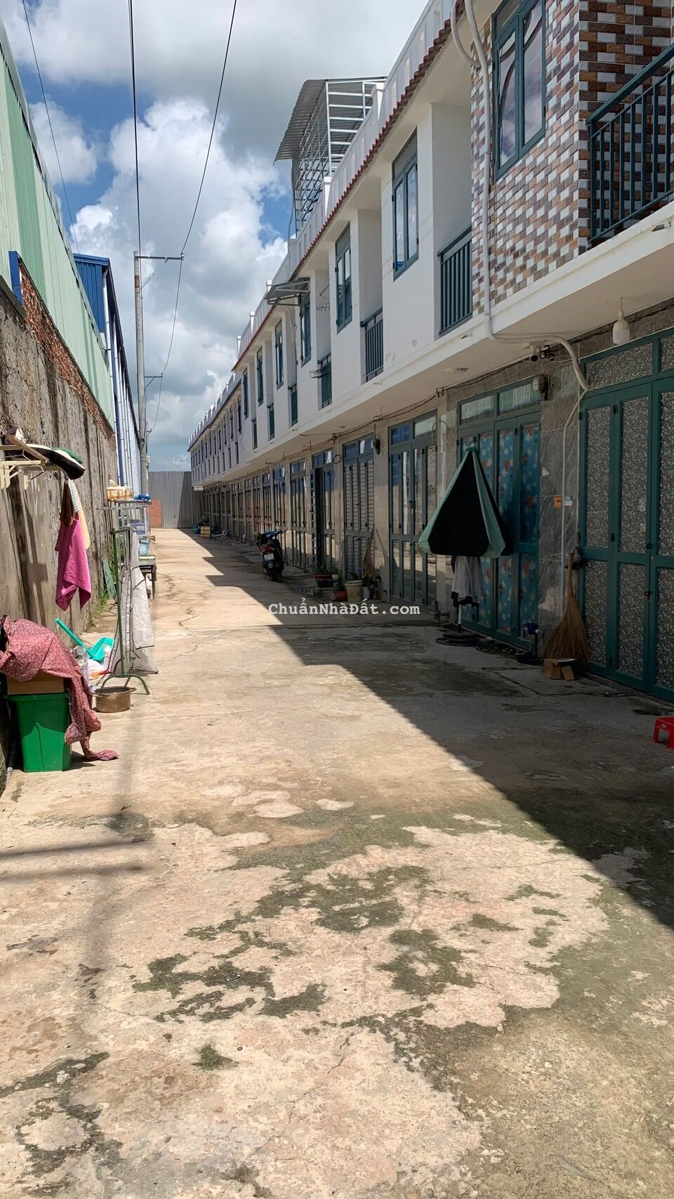 Bán nhà 1lầu 1trệt 1lửng Bình Chánh . Ô tô đậu trước cửa 