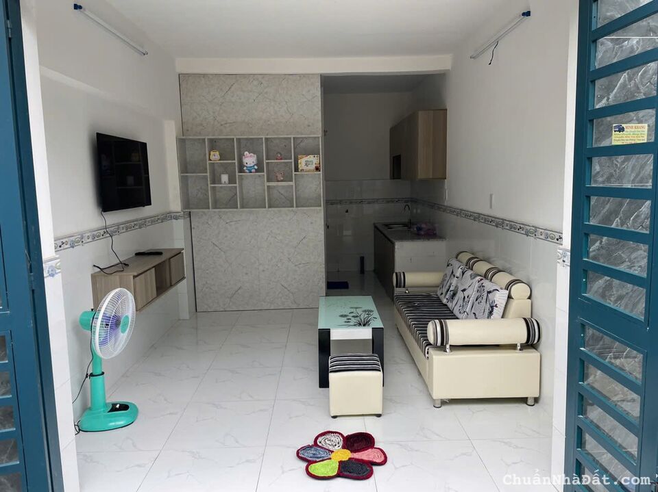 Bán nhà 1lầu 1trệt 1lửng Bình Chánh . Ô tô đậu trước cửa 