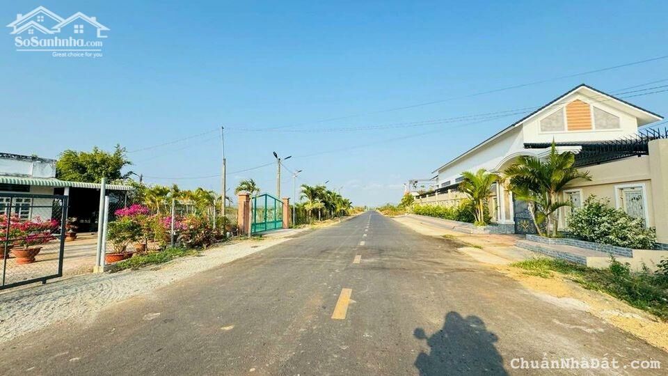 ÔNG ANH CẦN BÁN GẤP ĐI NƯỚC NGOÀI MT 125m2 TT CỦ CHI CHỈ 570tr