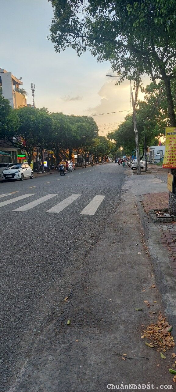 CẦN BÁN NHÀ CẤP 4 SỔ HỒNG RIÊNG NHÀ CÓ 4 PHÒNG ĐANG CHO THUÊ  KP 2 PHƯỜNG TÂN TIẾN