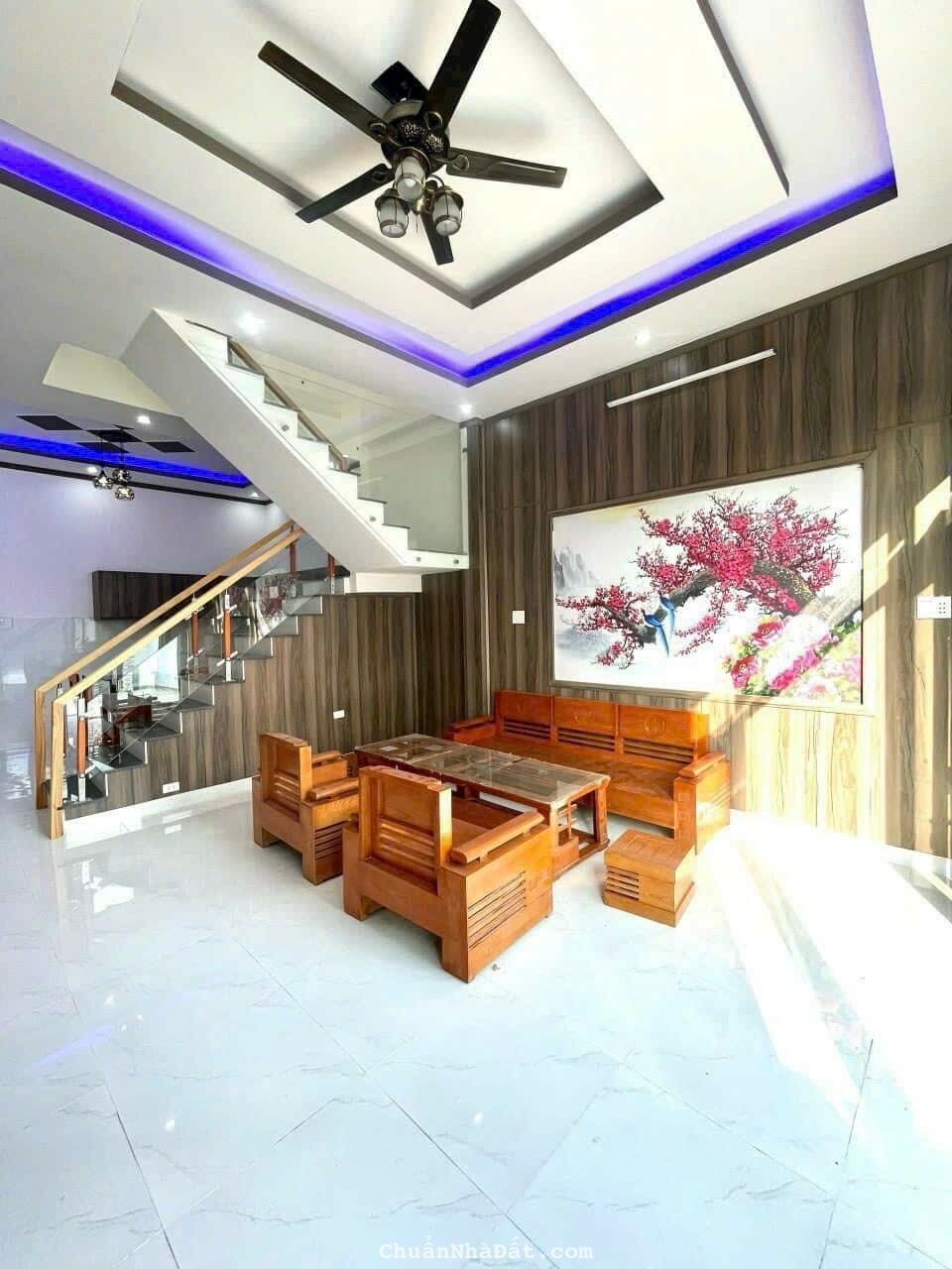 CHỦ SẮP TẮT THỞ HẠ GIÁ CỰC GẤP Bán Nhanh Nhà 2 tầng SHR Thổ Cư 100%