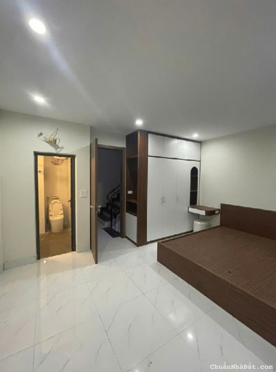 CHỈ VIỆC SÁCH VA LY VỀ Ở, NHÀ MỚI ĐẸP, 5 NHÀ RA Ô TÔ TRÁNH, HỒ ĐIỀU HÒA, FULL NỘI THẤT, Ở SƯỚNG, GI