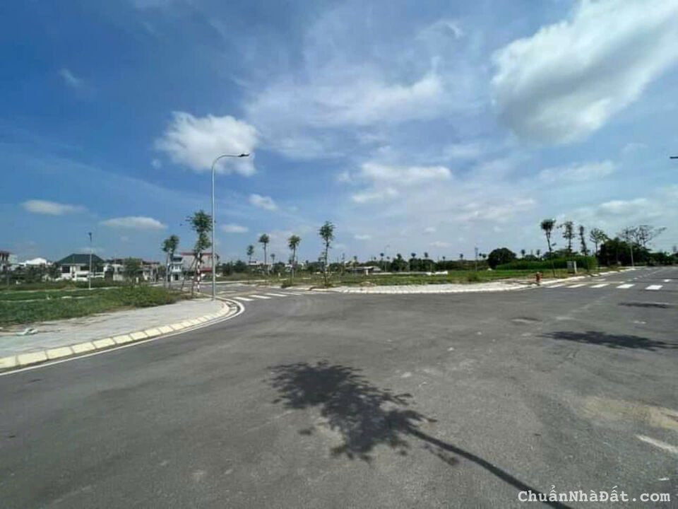 ĐẤT TĐC ĐÔNG ANH, PHÂN LÔ, Ô TÔ TẢI TRÁNH, VỈA HÈ ĐÁ BÁ BÓNG, CHỈ 6.X TỶ