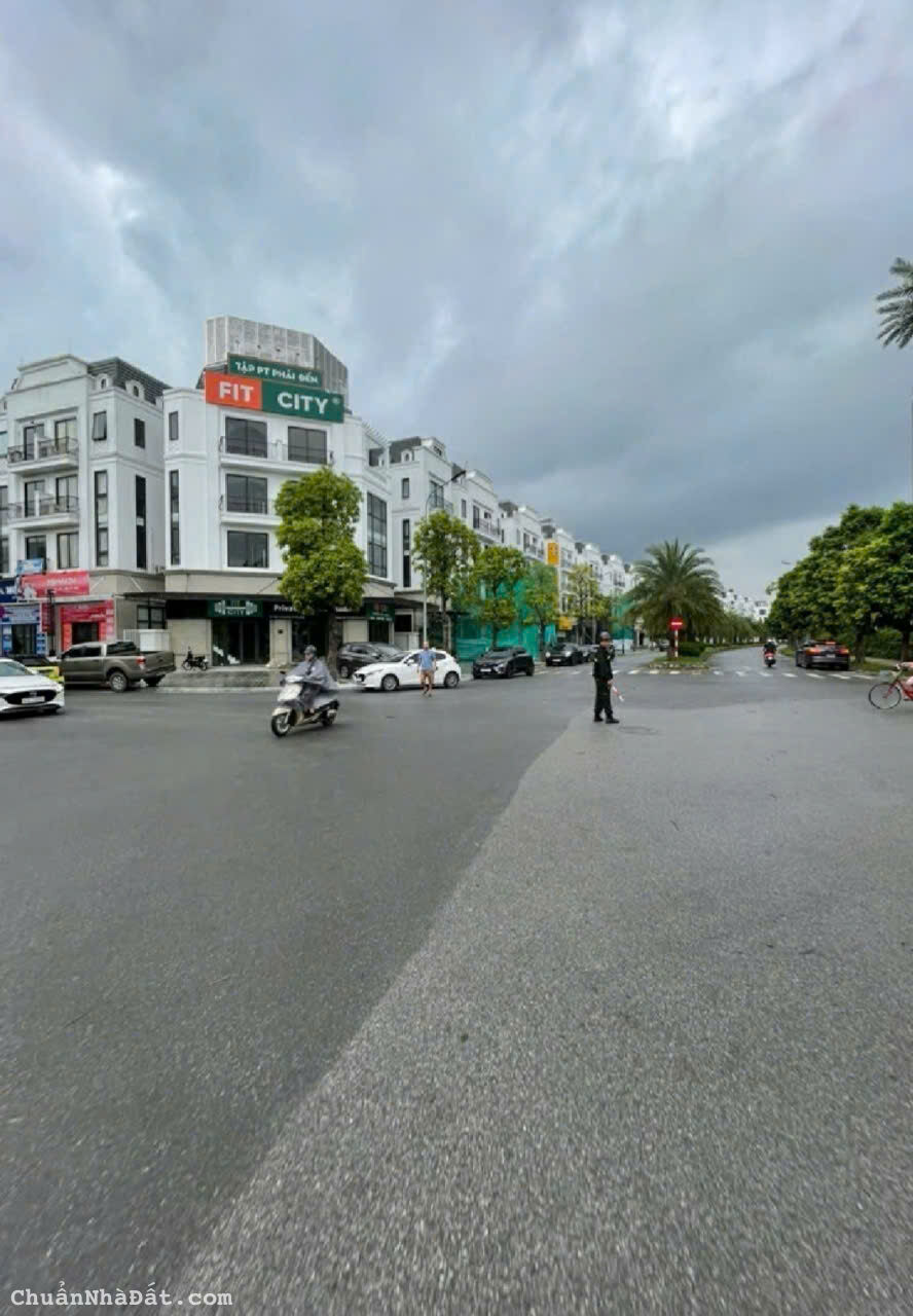 ĐẤT HIẾM ĐẸP TÌM CHỦ HIỀN. LÔ GÓC, Ô TÔ CHẠY QUANH, 30M RA PHỐ, GÍA BÌNH DÂN ĐẤT HIẾM ĐẸP TÌM CHỦ HIỀN. LÔ GÓC, Ô TÔ CHẠY QUANH, 30M RA PHỐ, GÍA BÌNH DÂN