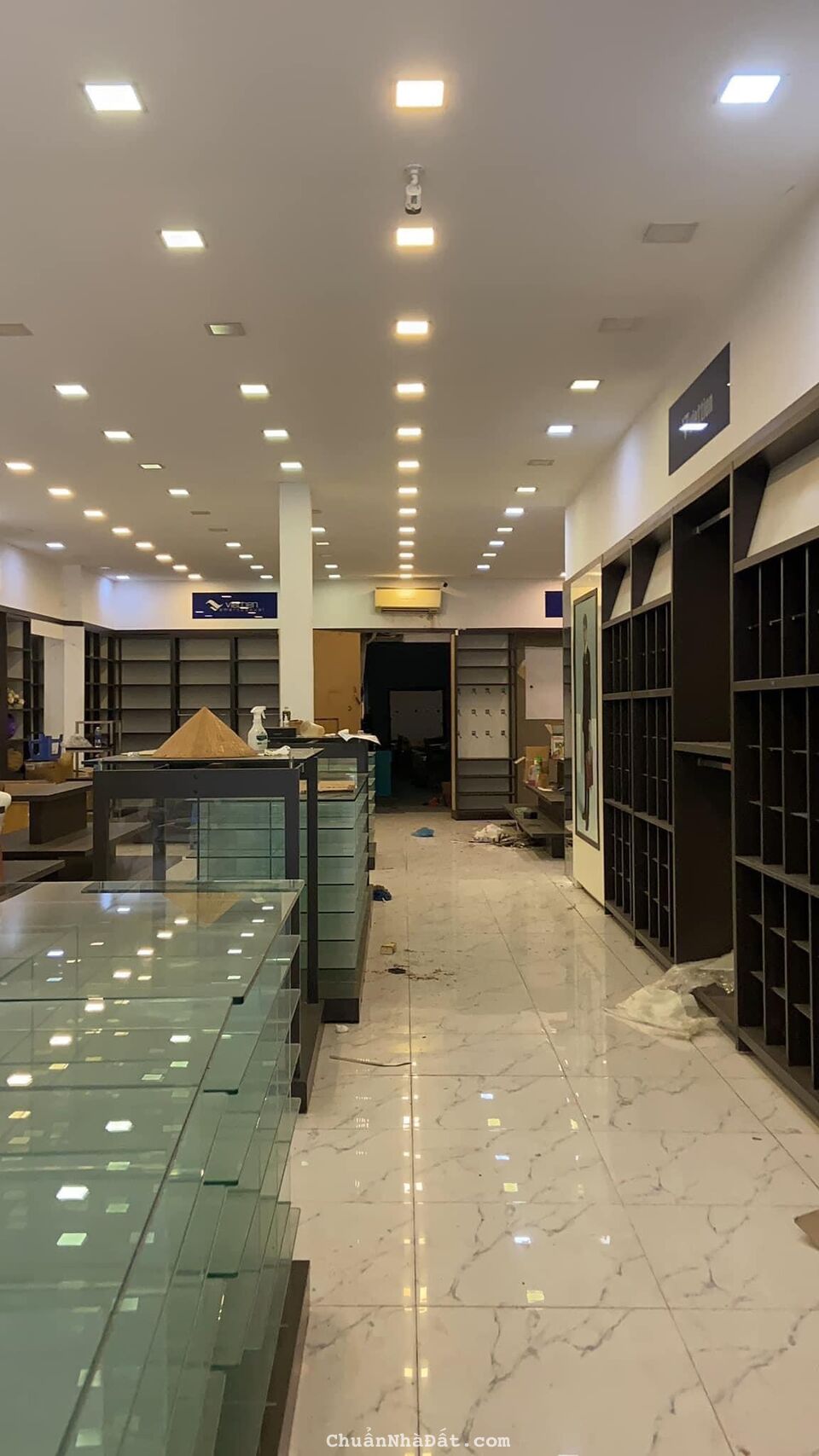 Cho thuê nhà mặt tiền đường 30/4, trống suốt, vị trí đẹp