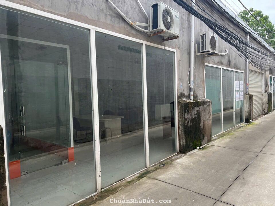 Cho thuê nhà mặt tiền góc 2 mặt tiền đường 3/2, trống suốt
