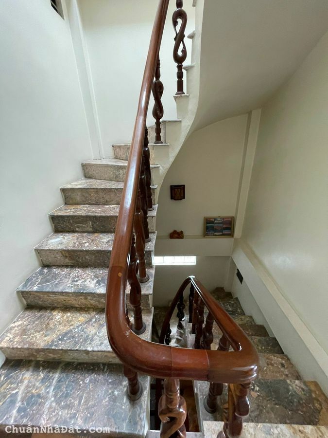 BÁN NHÀ ĐẸP 70m², MẶT TIỀN RỘNG, Ô TÔ ĐỖ CỬA, GIÁ SIÊU RẺ TẠI TÂY HỒ