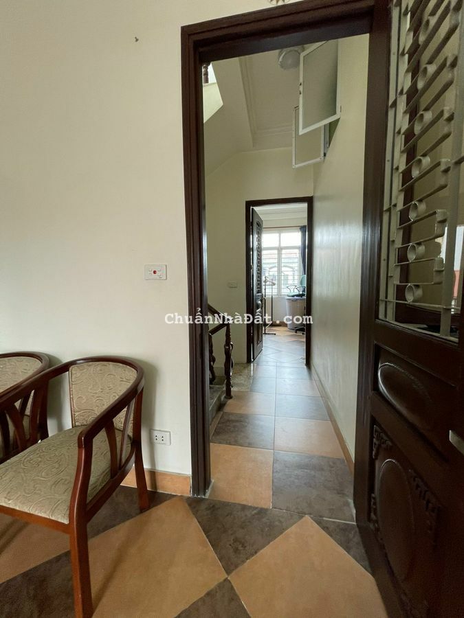 BÁN NHÀ ĐẸP 70m², MẶT TIỀN RỘNG, Ô TÔ ĐỖ CỬA, GIÁ SIÊU RẺ TẠI TÂY HỒ