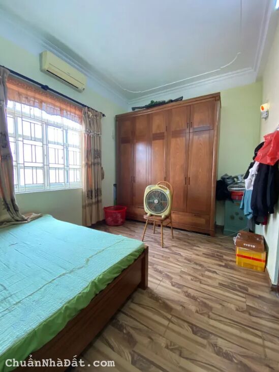 Bán Nhà View Sông Hồng Mặt Tiền Rộng, Nở Hậu, Ô Tô Tránh, Giá 8,28 tỷ