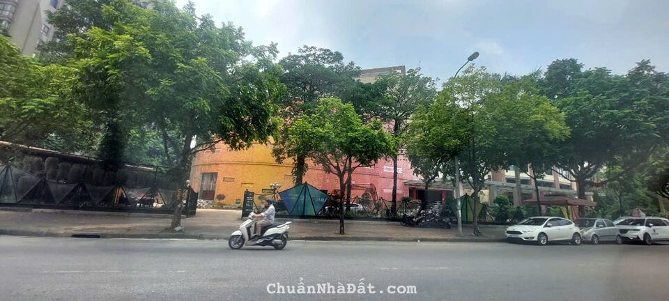 Bán Nhà 5 Tầng Cao Cấp, Gần Trung Tâm Ô Tô Tránh, Tiện Ích Đầy Đủ, Giá 9,5 tỷ Bán Nhà 5 Tầng Cao Cấp, Gần Trung Tâm Ô Tô Tránh, Tiện Ích Đầy Đủ, Giá 9,5 tỷ