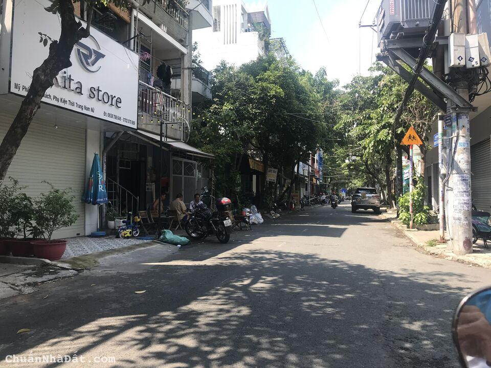 Bán nhà mặt tiền Hồ Ngọc Cẩn, 10x20m, Cấp 4, Giá 27 tỷ TL Bán nhà mặt tiền Hồ Ngọc Cẩn, 10x20m, Cấp 4, Giá 27 tỷ TL