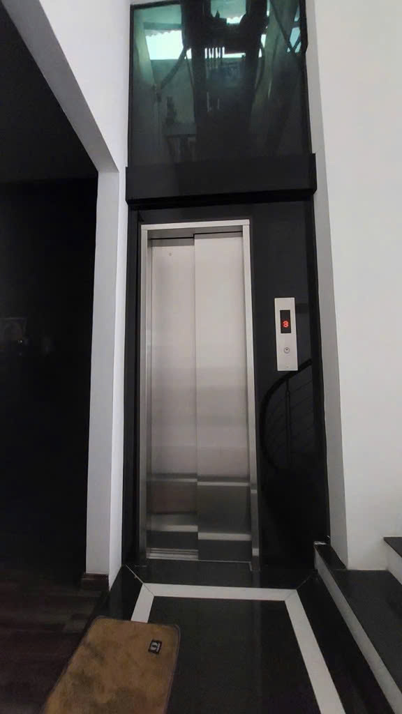 Bán nhà Phân Lô khu vực PHỐ VỌNG,55m2,Ô TÔ,THANG MÁY,LÔ GÓC,THÔNG,Ở LUÔN DỊP TẾT,12.x TỶ . Bán nhà Phân Lô khu vực PHỐ VỌNG,55m2,Ô TÔ,THANG MÁY,LÔ GÓC,THÔNG,Ở LUÔN DỊP TẾT,12.x TỶ .