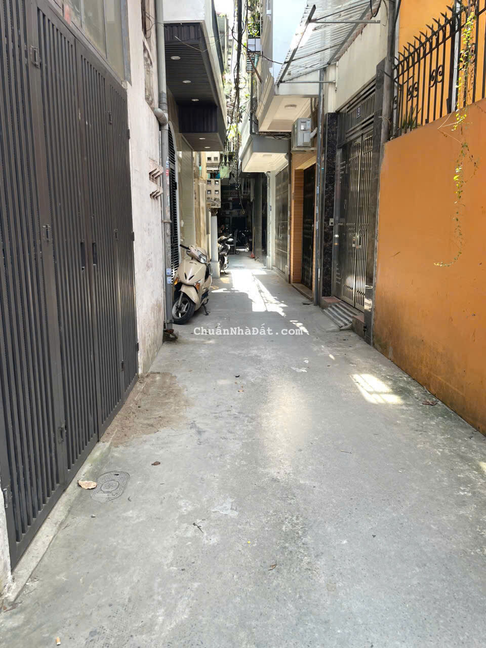 Bán nhà phố THANH NHÀN -43M2,Ô CHỜ THANG MÁY,CẠNH CV TUỔI TRẺ, MẶT NGÕ RỘNG,THÔNG,HƠN 6TỶ Bán nhà phố THANH NHÀN -43M2,Ô CHỜ THANG MÁY,CẠNH CV TUỔI TRẺ, MẶT NGÕ RỘNG,THÔNG,HƠN 6TỶ