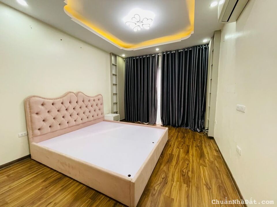 Bán nhà TRƯƠNG ĐỊNH 41m2,6 phòng ,chỉ hơn 7 tỷ ,NGÕ RỘNG BA GÁC TRÁNH, DÂN XÂY .