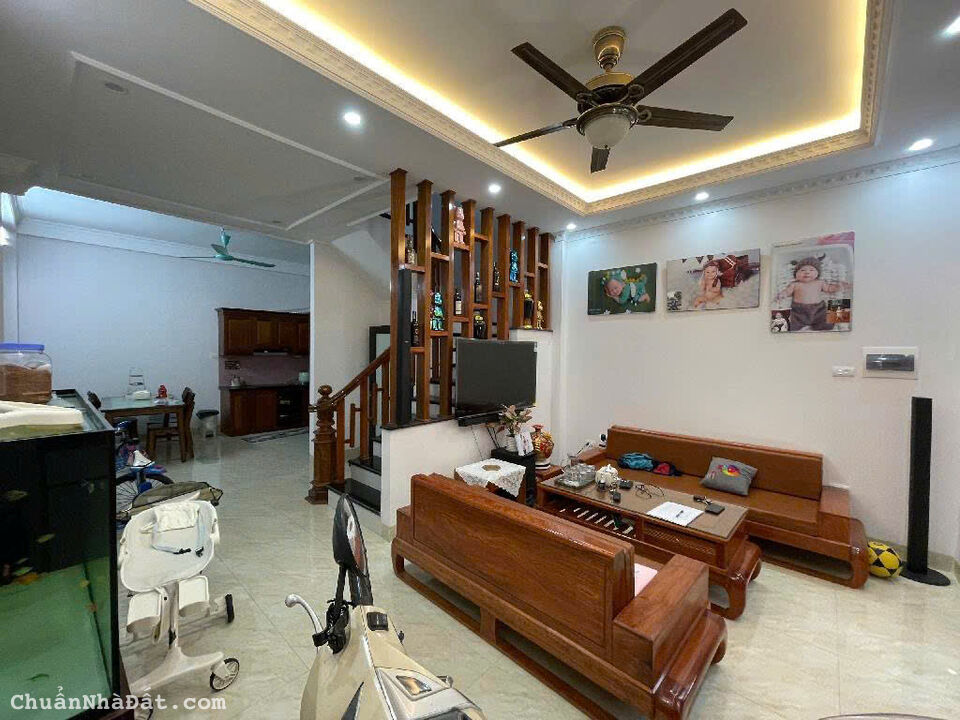 Bán nhà TRƯƠNG ĐỊNH , Ô TÔ TRÁNH , KINH DOANH , ĐƯƠNG THÔNG, 5T MT 4.3m, DÂN XÂY HƠN 8 TỶ 